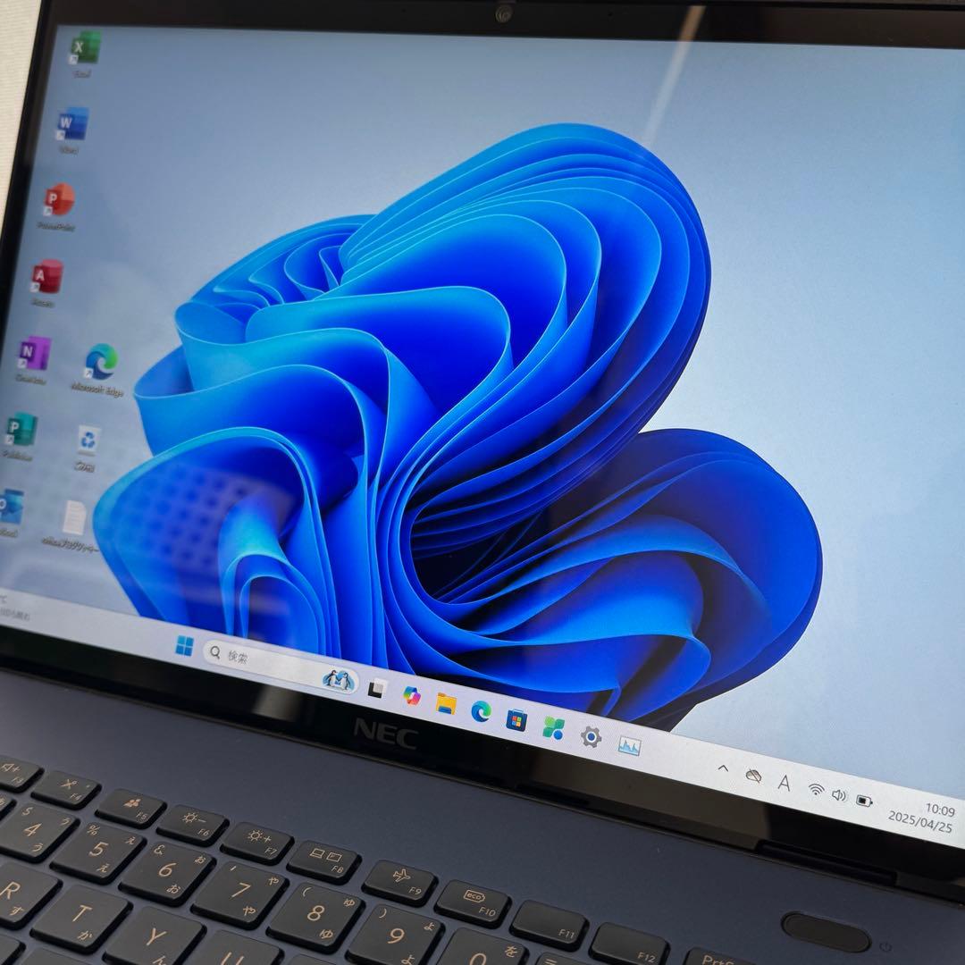 NEC LAVIE N1375HAL intel 13世代i7 16/512GB