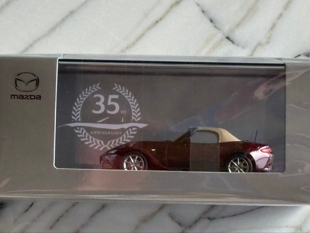 マツダロードスター35周年記念車1/43ミニカー未開封