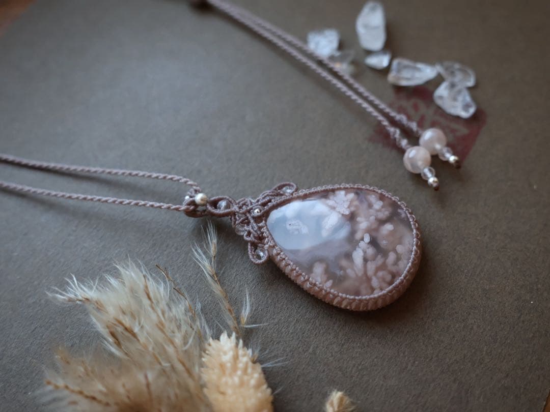 J*s様 パープルマイカ　マクラメ　ネックレス 桜瑪瑙ネックレス