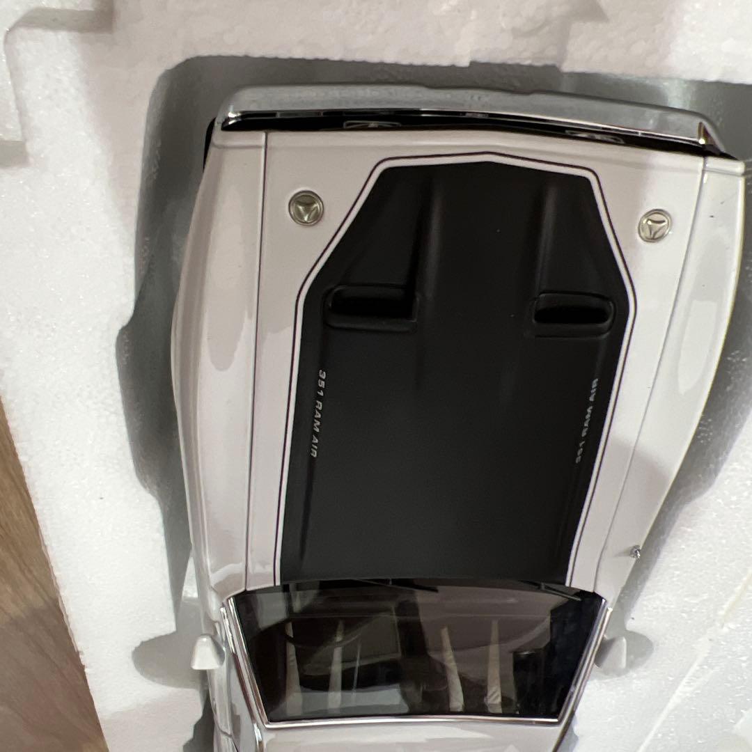 自動車 AUTOart 1971 Ford Mustang Mach I 1:18