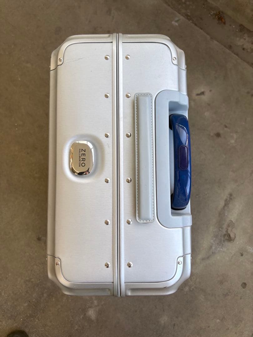 ゼロハリバートン アルミニウム PURSUIT 57L 預け入れ手荷物サイズ