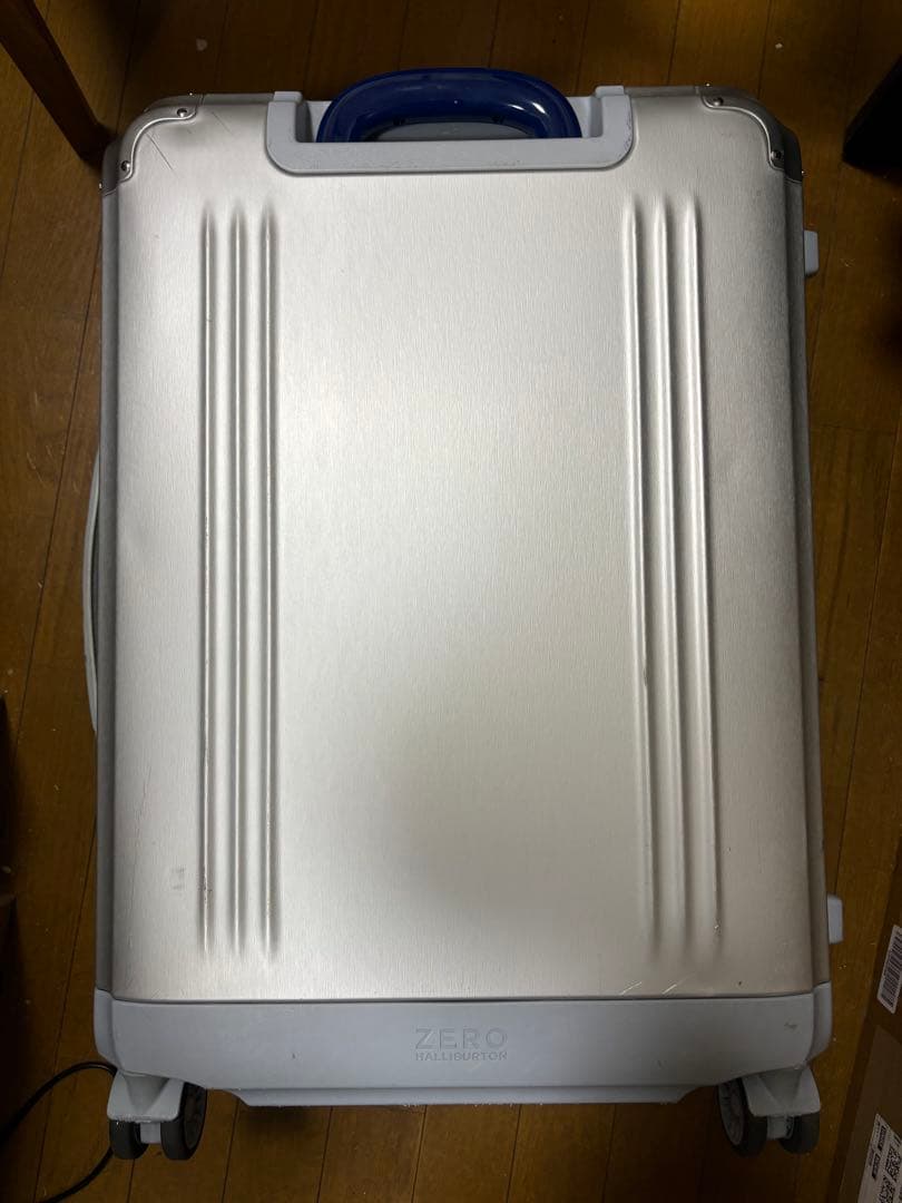 ゼロハリバートン アルミニウム PURSUIT 57L 預け入れ手荷物サイズ