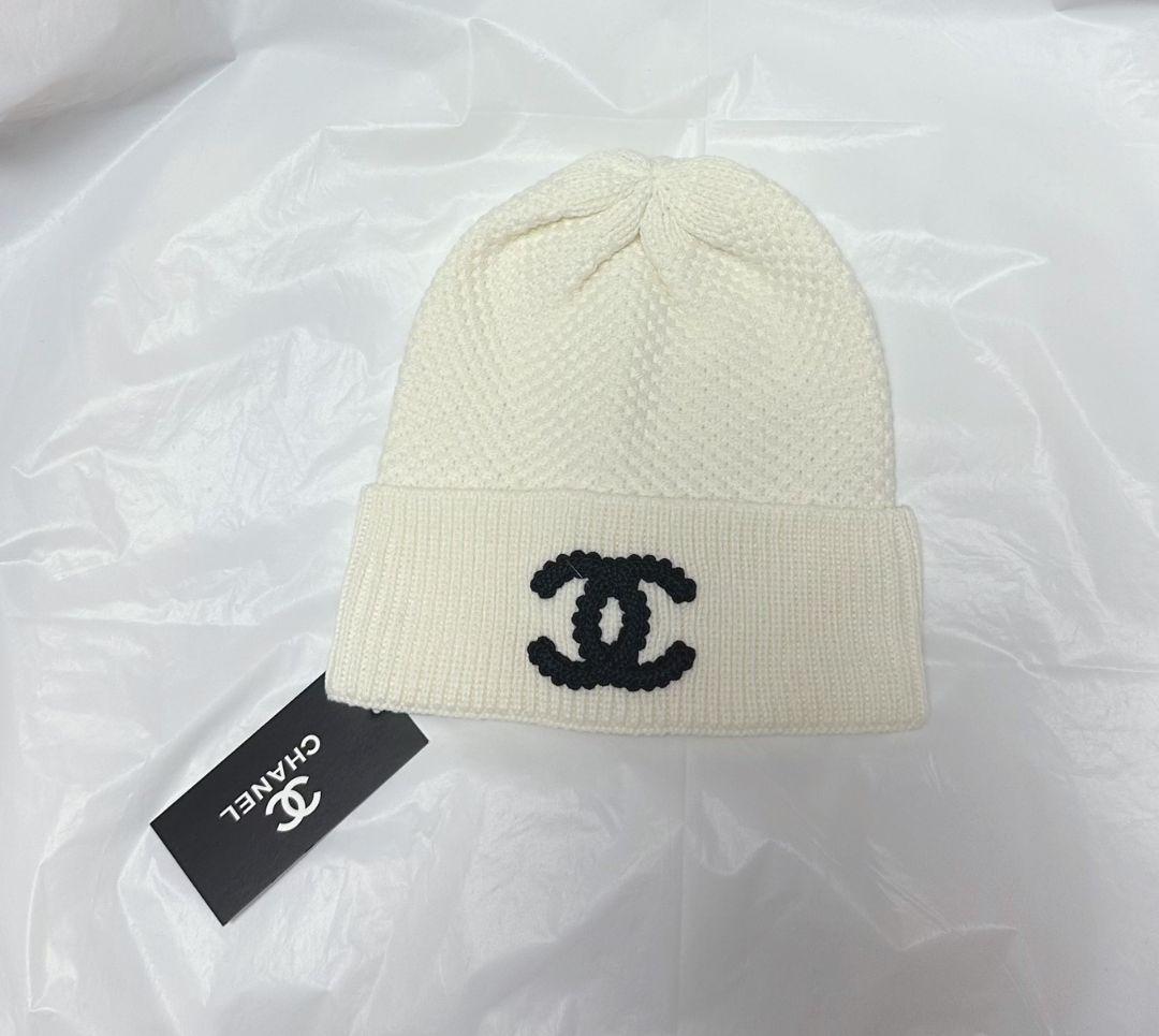 CHANEL ホワイト ニット帽 ロゴ入りノベルティ新品