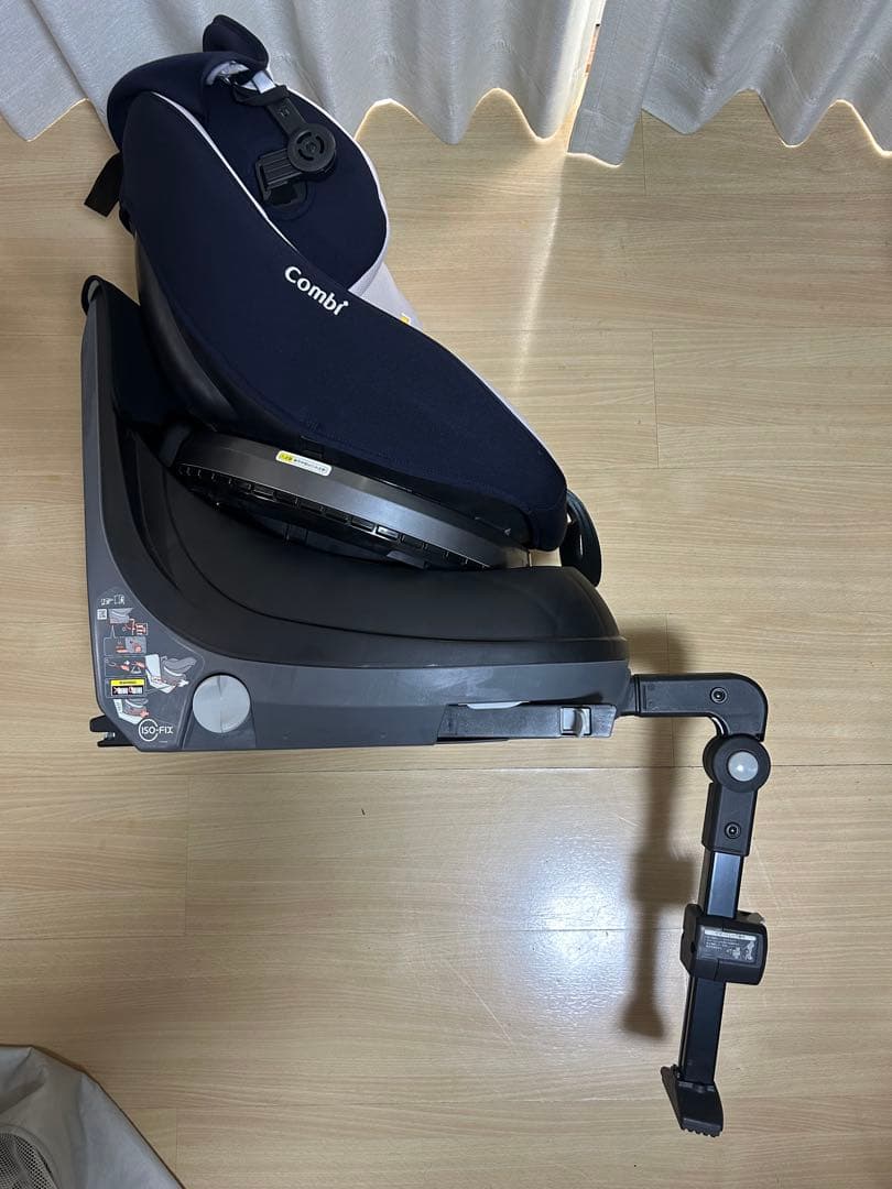 T*様 Combi クルムーブスマートlight ISOFIX ネイビー