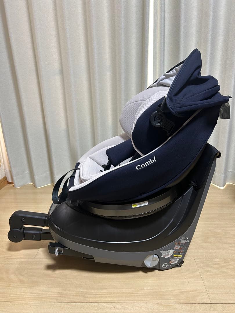 T*様 Combi クルムーブスマートlight ISOFIX ネイビー