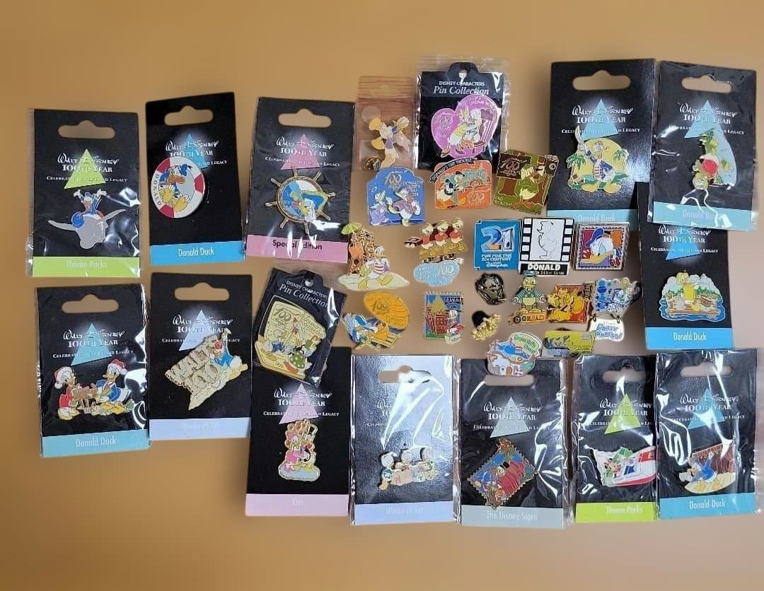【ディズニー】ピンバッジ　100周年　ドナルド　デイジー　まとめ売り