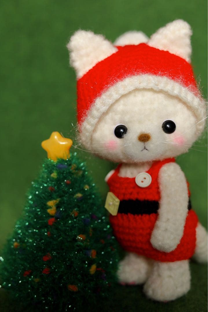 クリスマス 白猫 あみぐるみ サンタ服
