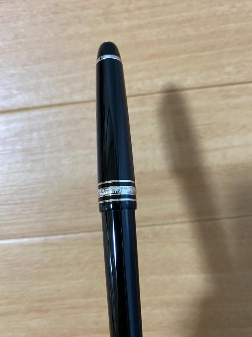 美品 モンブラン ミッドサイズ プラチナｘブラック ボールペン 名入れあり