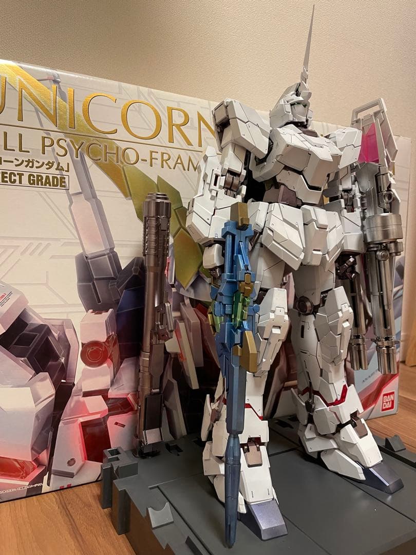 塗装済み 機動戦士ガンダムUC ユニコーンガンダム PG RX-0 1/60