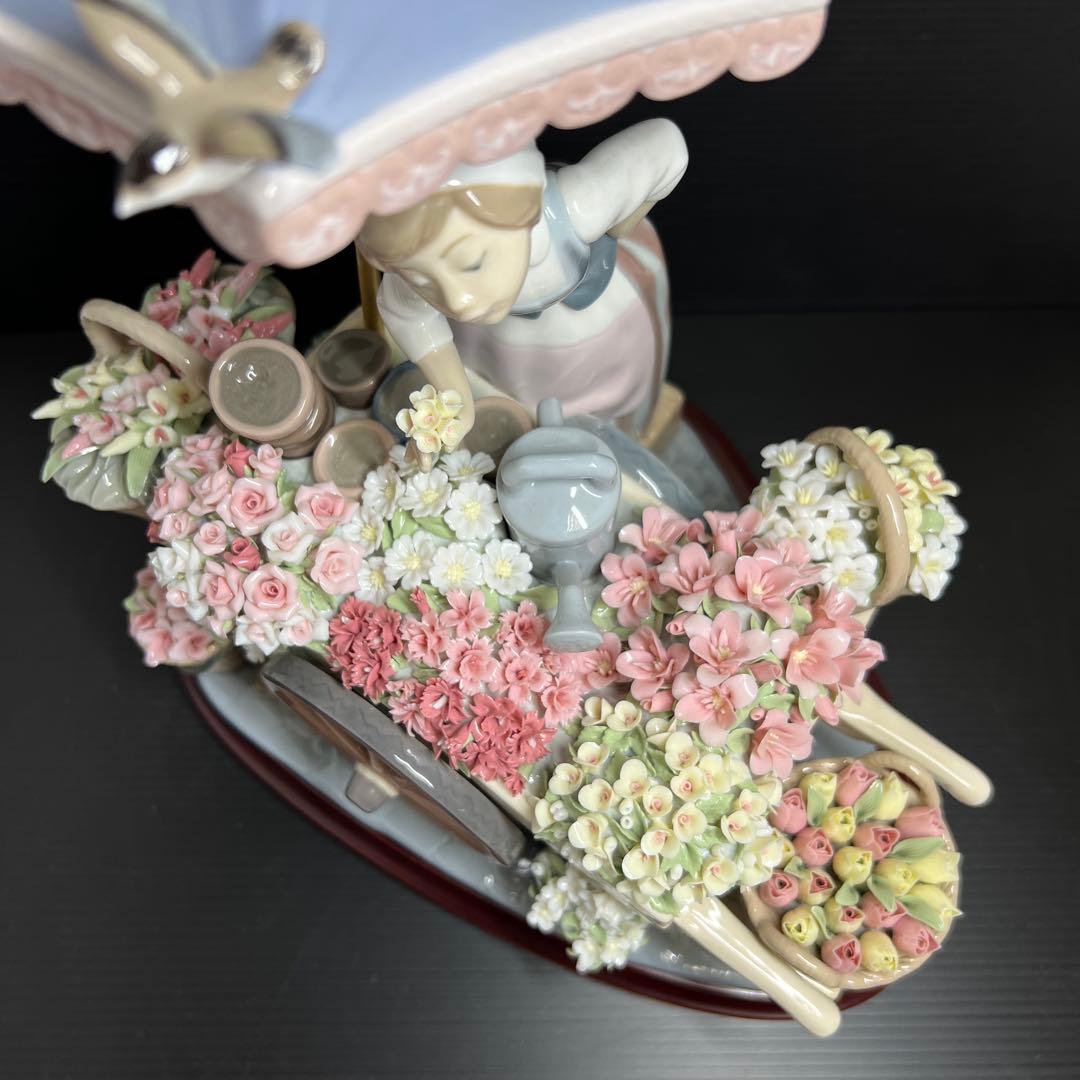 専用リヤドロ　「公園通りの花屋さん」最大高さ約30.5㎝　東Y7-1202☆1F