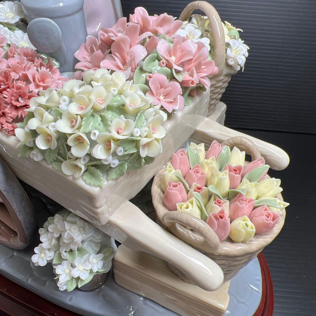 専用リヤドロ　「公園通りの花屋さん」最大高さ約30.5㎝　東Y7-1202☆1F