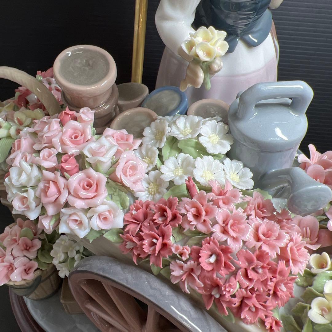 専用リヤドロ　「公園通りの花屋さん」最大高さ約30.5㎝　東Y7-1202☆1F