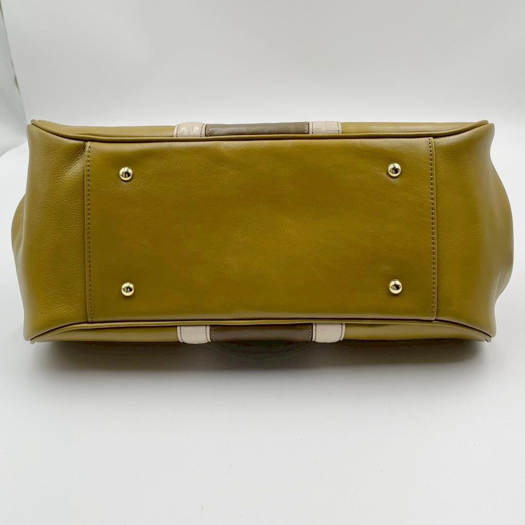 極美品　ロベルタディカメリーノ　ロベルタクラシック　レザーハンドバッグ　イエロー