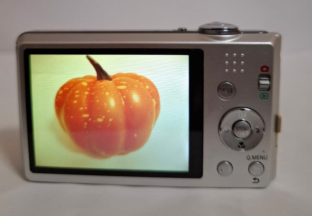 [美品]パナソニック Panasonic Lumix DMC-FH5 コンデジ