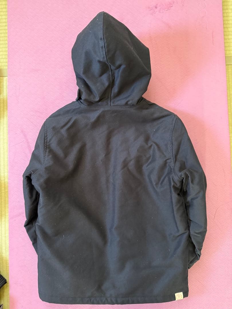 BonCouraフード付きブラックジャンパー