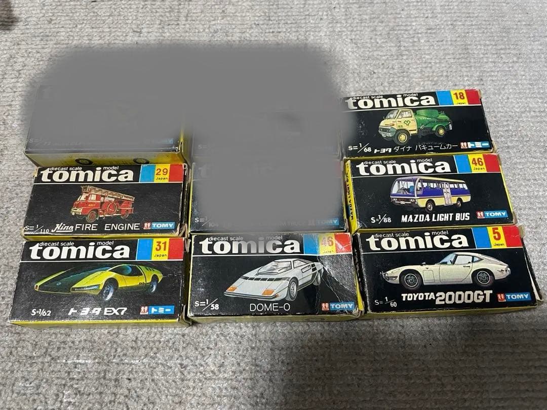 当時の赤、青、黒箱トミカ超大量ほぼ全てミニカーは美品状態82台くらいあります‼︎