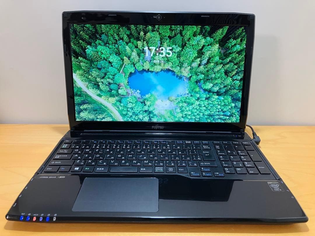 ノートパソコン　高性能COREi3/SSD128/メモリ8/カメラ/オフィス