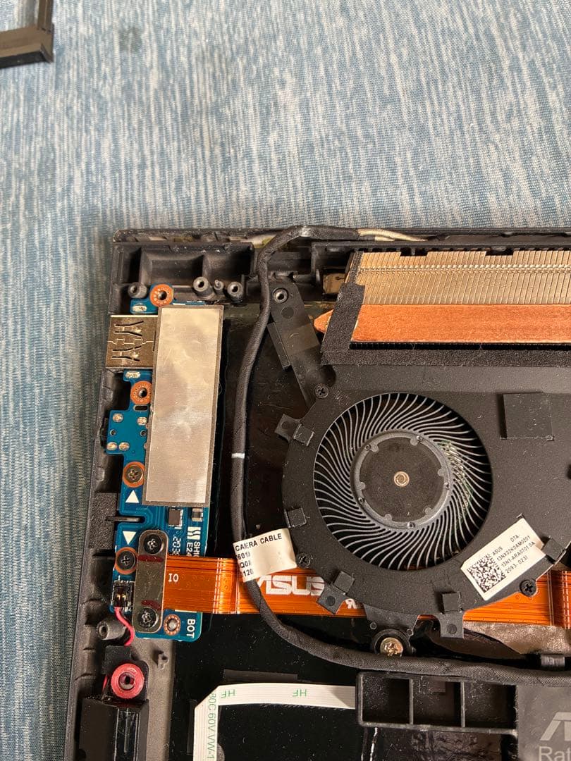 asus expertbook B9450 ジャンク　液晶割れ　ヒンジ破損