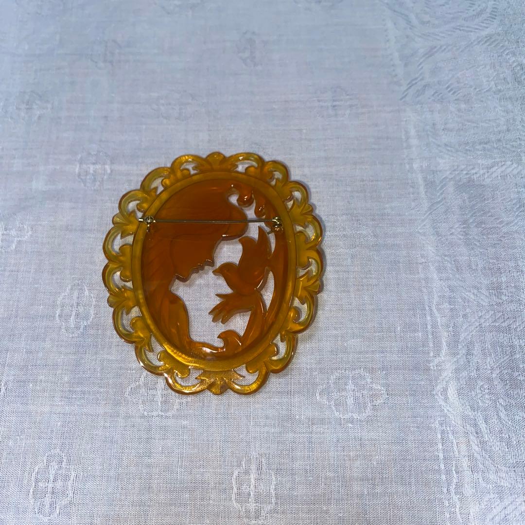 CBS日本公式アカウント02  べっ甲　　ブローチ