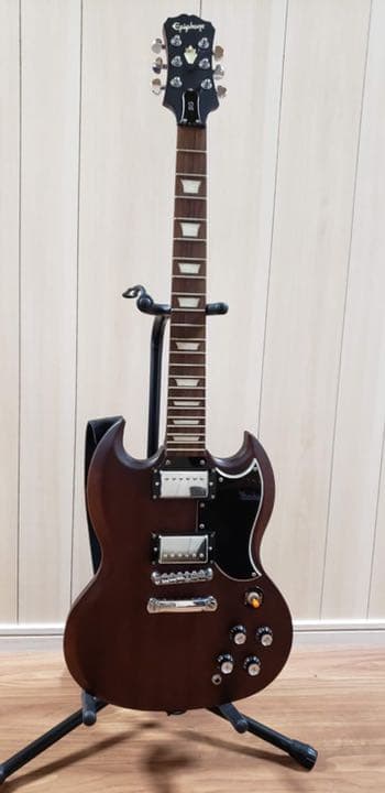 ソリッドギタ-ケース付き SG Epiphone
