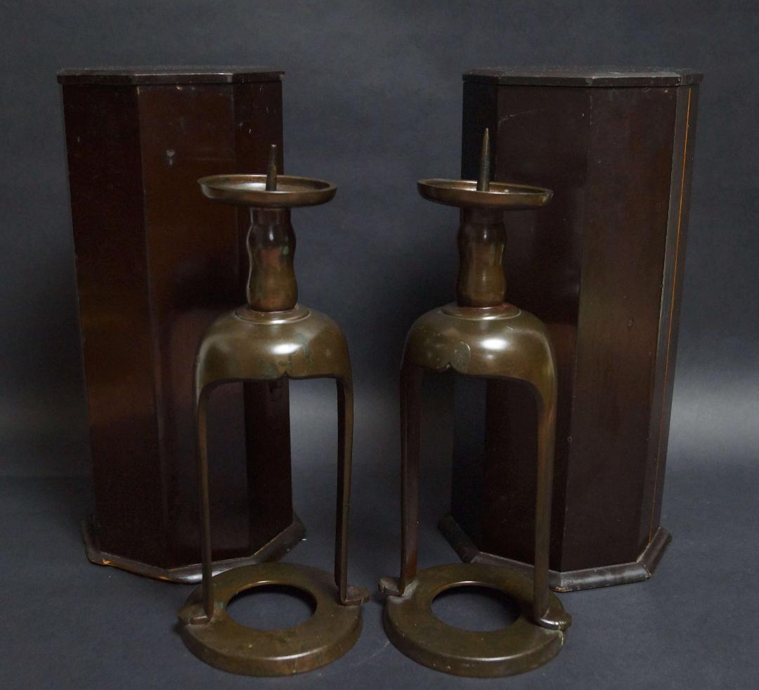 明治期 銅製唐銅燭台(一対) 共箱 仏具 行灯 蝋燭立て 和室照明 寺院