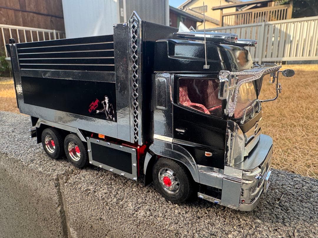 アオシマ 1/32 深箱ダンプ改　17プロフィア　E.YAZAWA仕様完成品