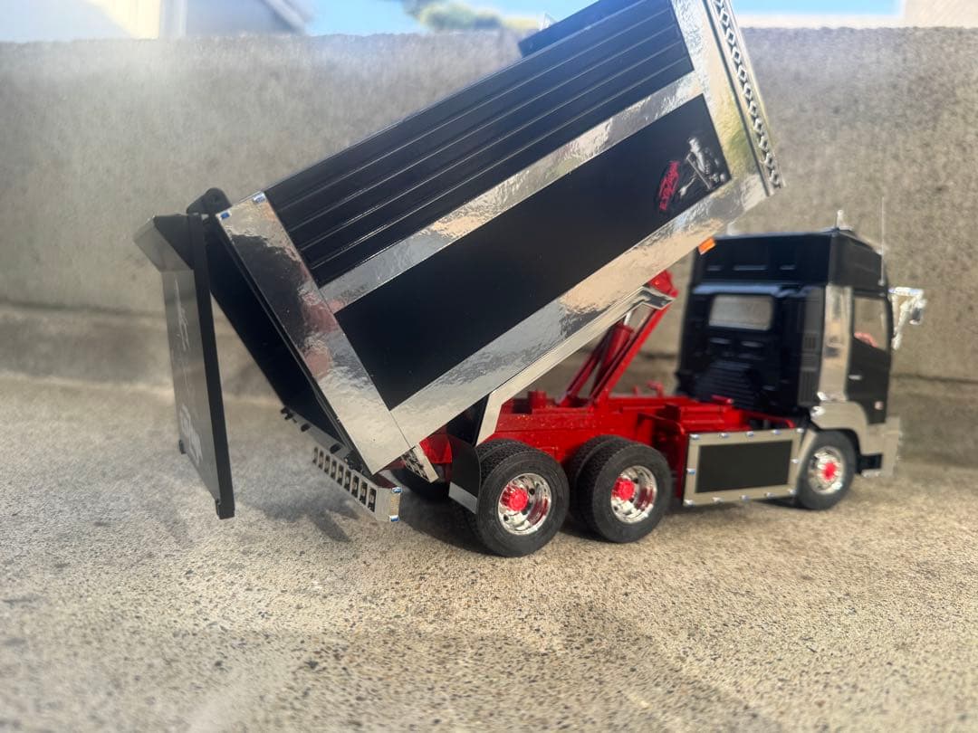 アオシマ 1/32 深箱ダンプ改　17プロフィア　E.YAZAWA仕様完成品