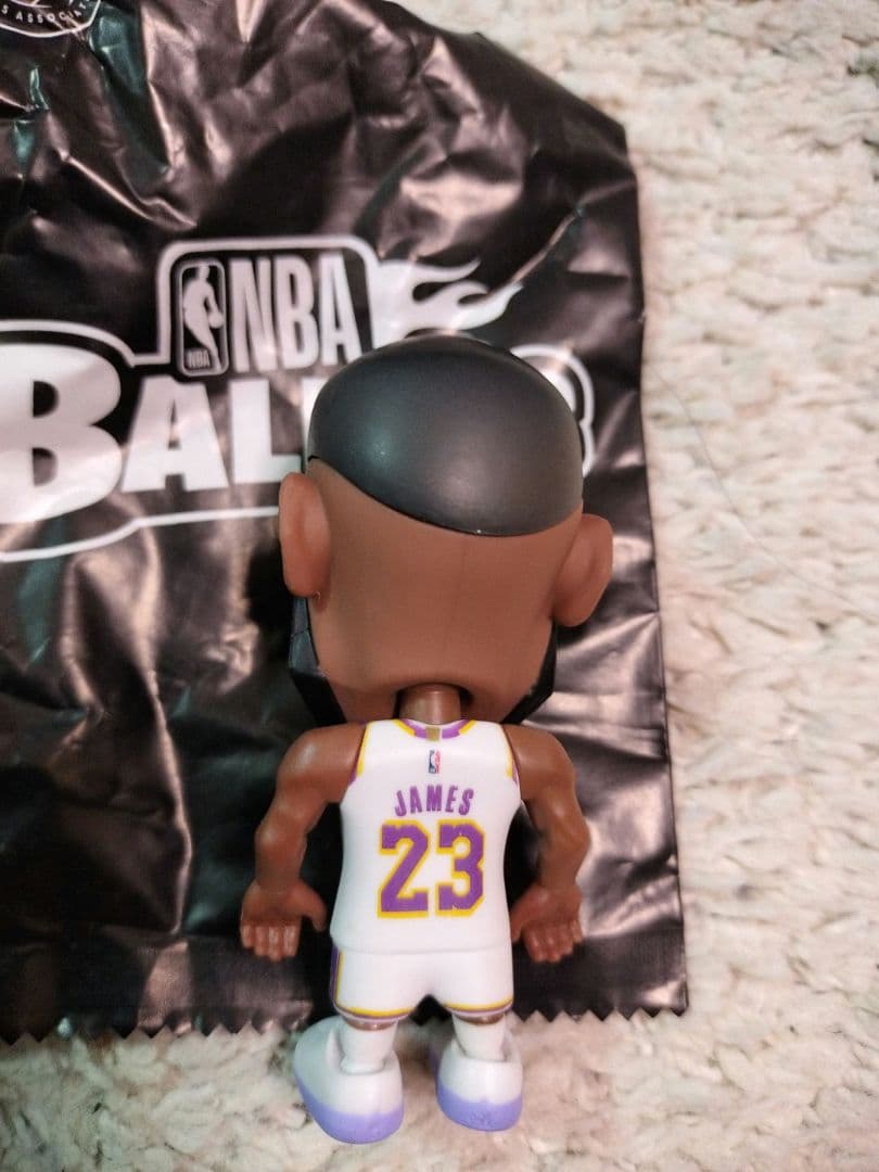 レブロン・ジェームズ アレクサンダー2つ