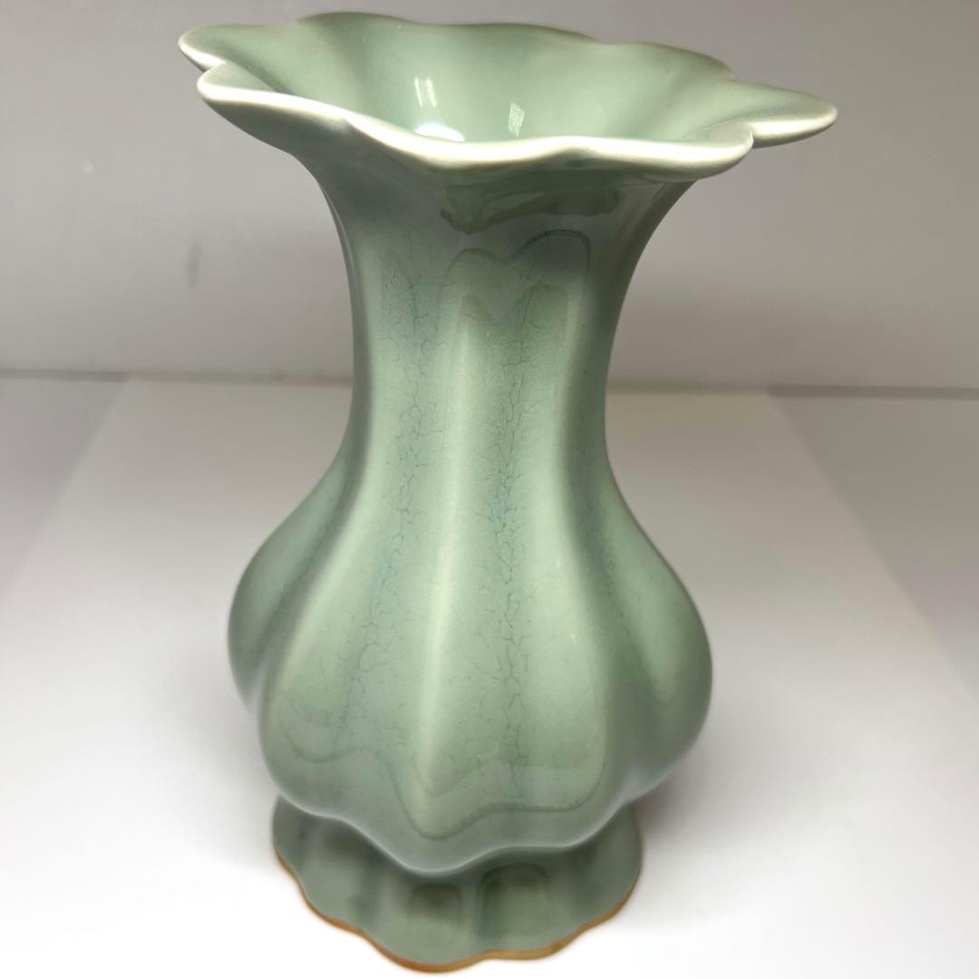 中国竜泉窯　青磁陰刻花入　高さ21.3㎝　東Y7-0804⭐︎2Fトヒト