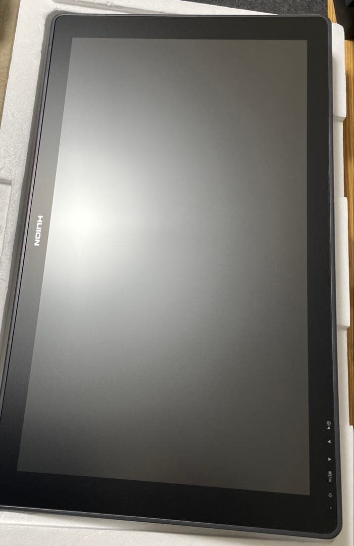 HUION KAMVAS 22 液タブ