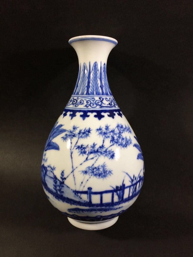 青花竹石芭蕉紋瓶】染付　複製品　 大清康煕年製　底款