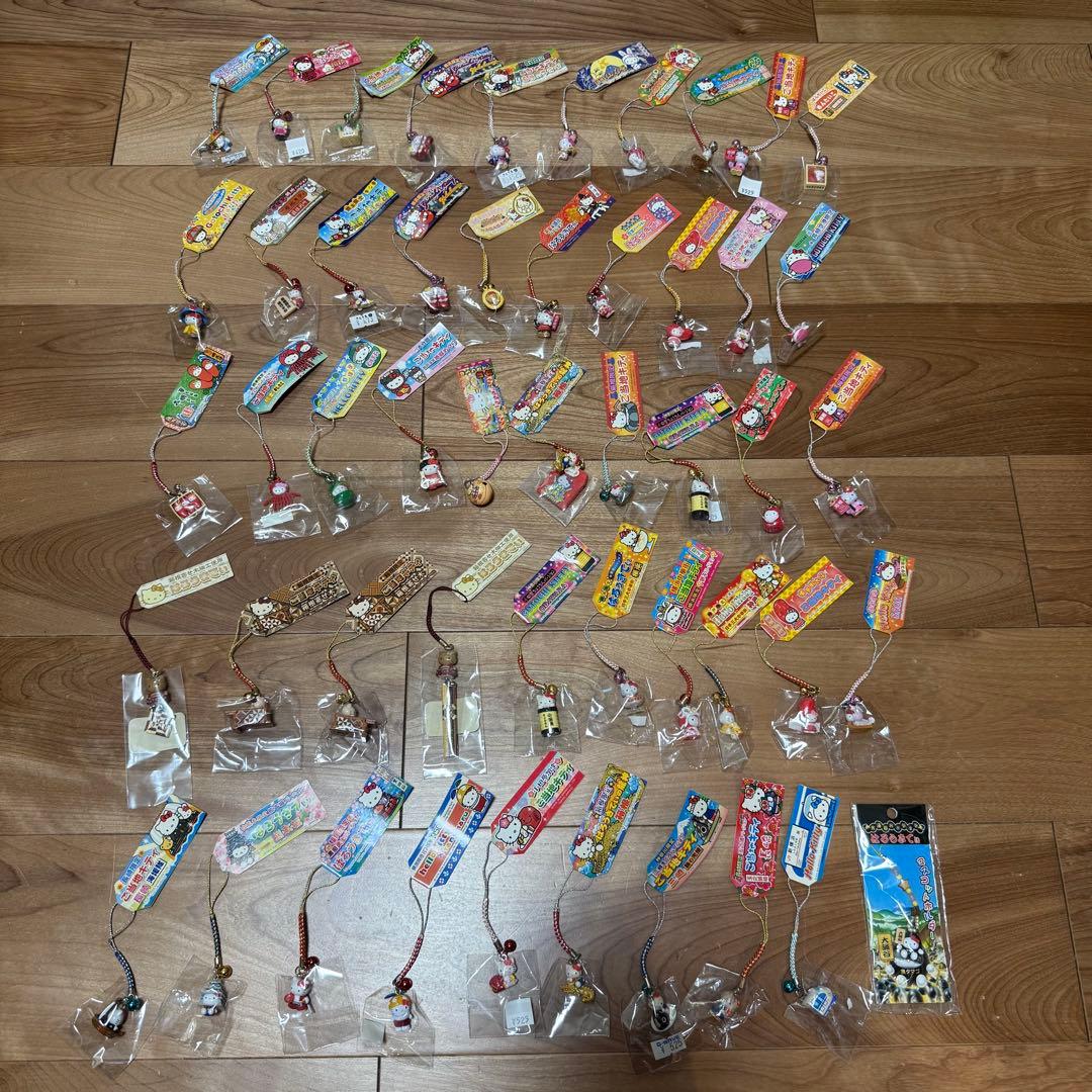 ご当地キティ　ファスナーマスコット　根付　プチタオル　他　500点