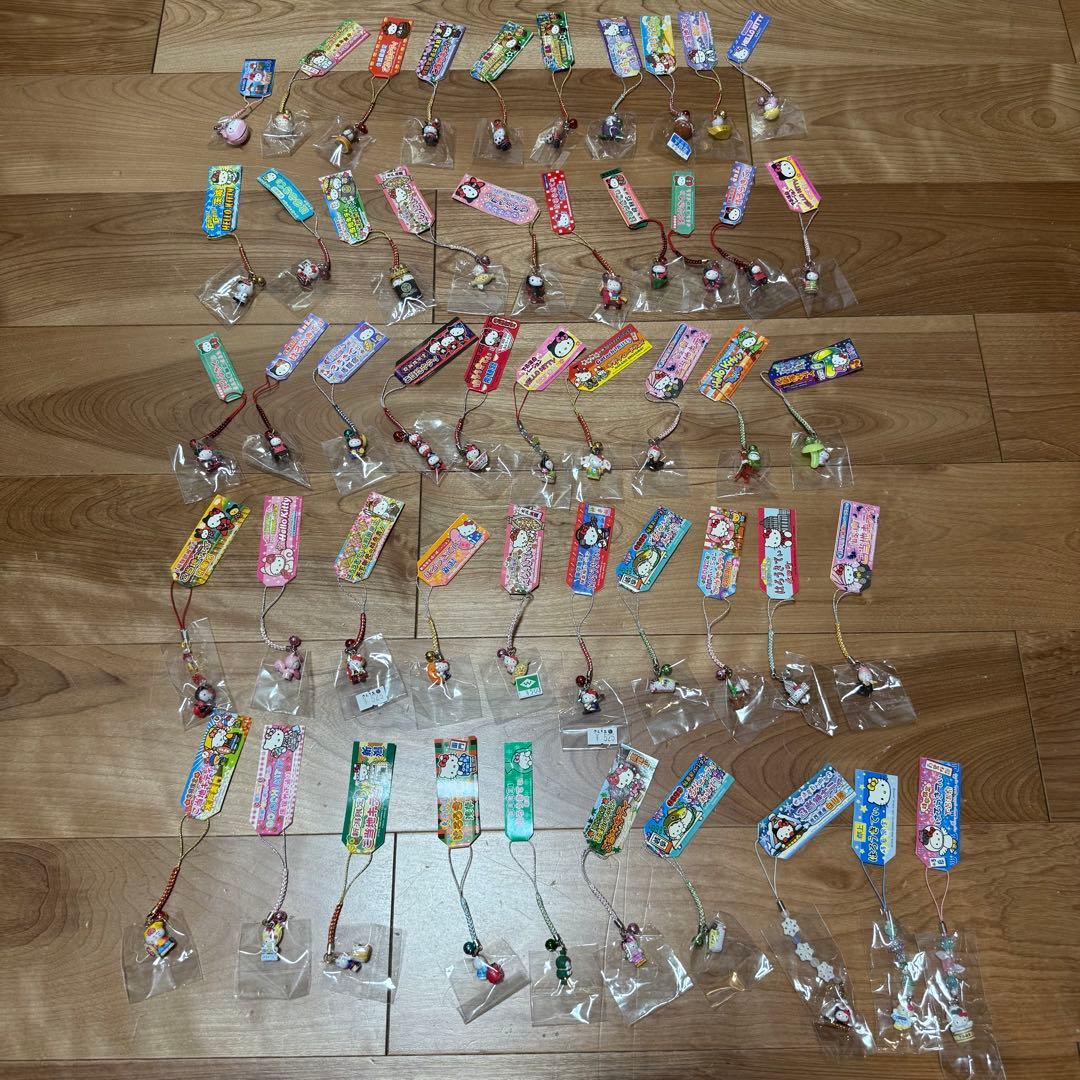 ご当地キティ　ファスナーマスコット　根付　プチタオル　他　500点