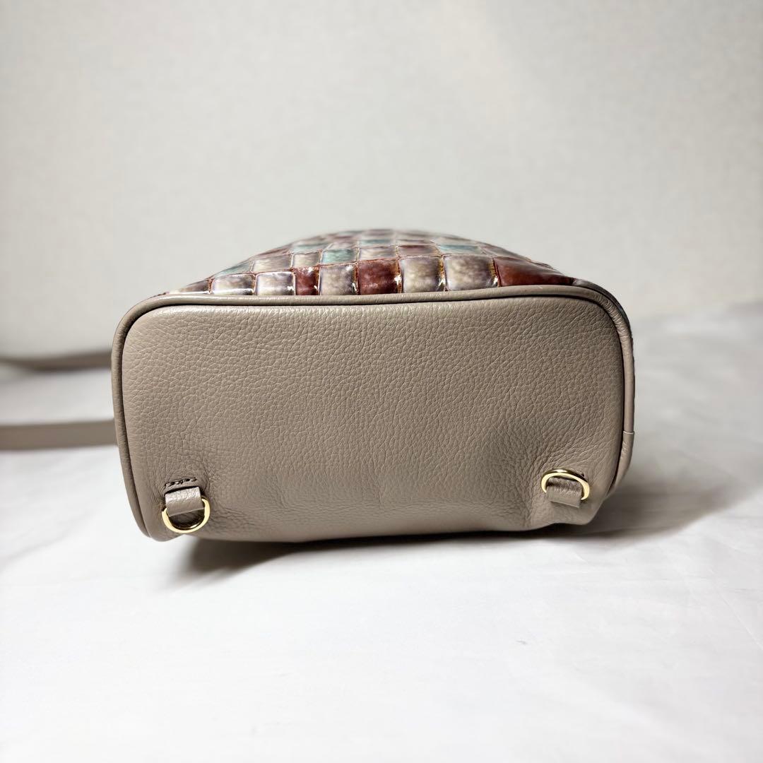 【極美品】　アタオ　バッグ　ミッドタウン　ヴィトロ　タッセル　アドリアエメラルド