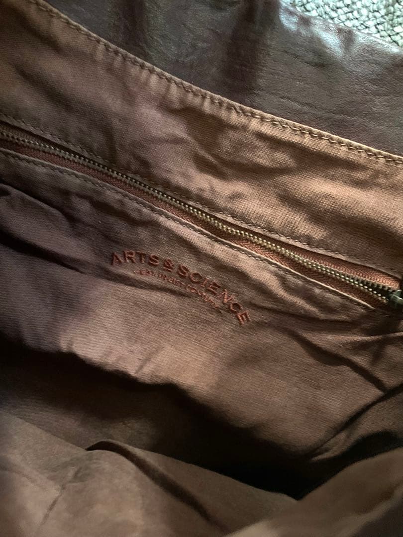 ARTA&SCIENCE アーツアンドサイエンス　レザーバック　ブラウン
