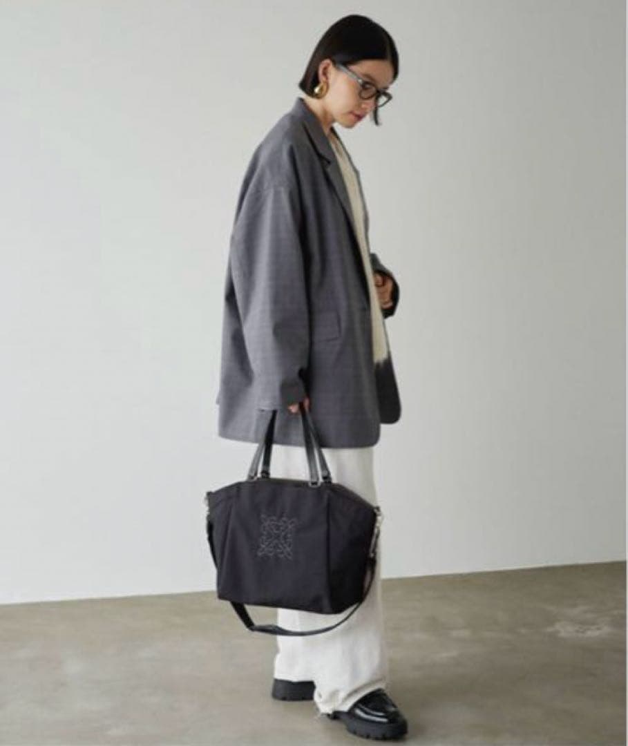 ほぼ未使用ラシット A4入る刺繍2wayバッグ