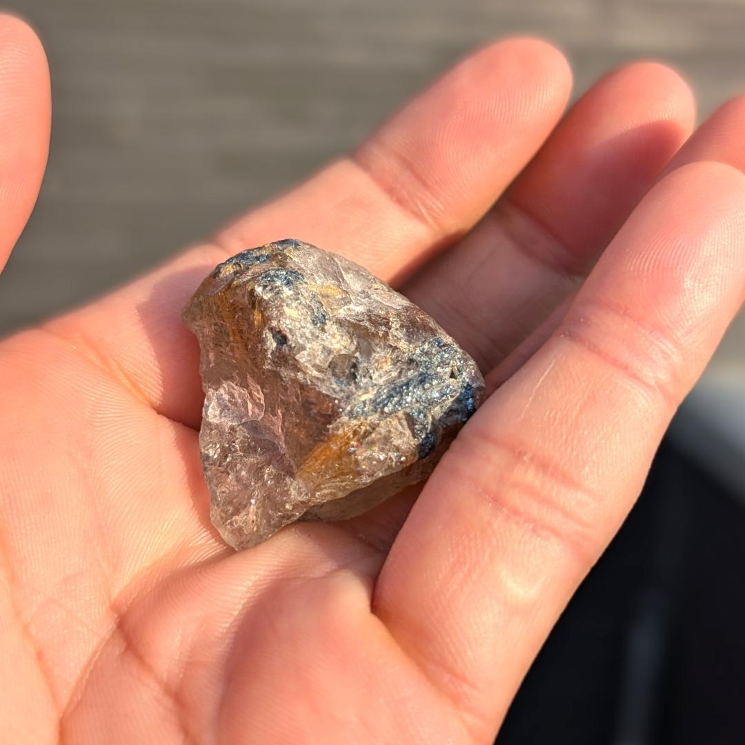 太陽放射ルチル 原石 ヘマタイトから伸びる 金が成る お守り 贈り物 ギフト