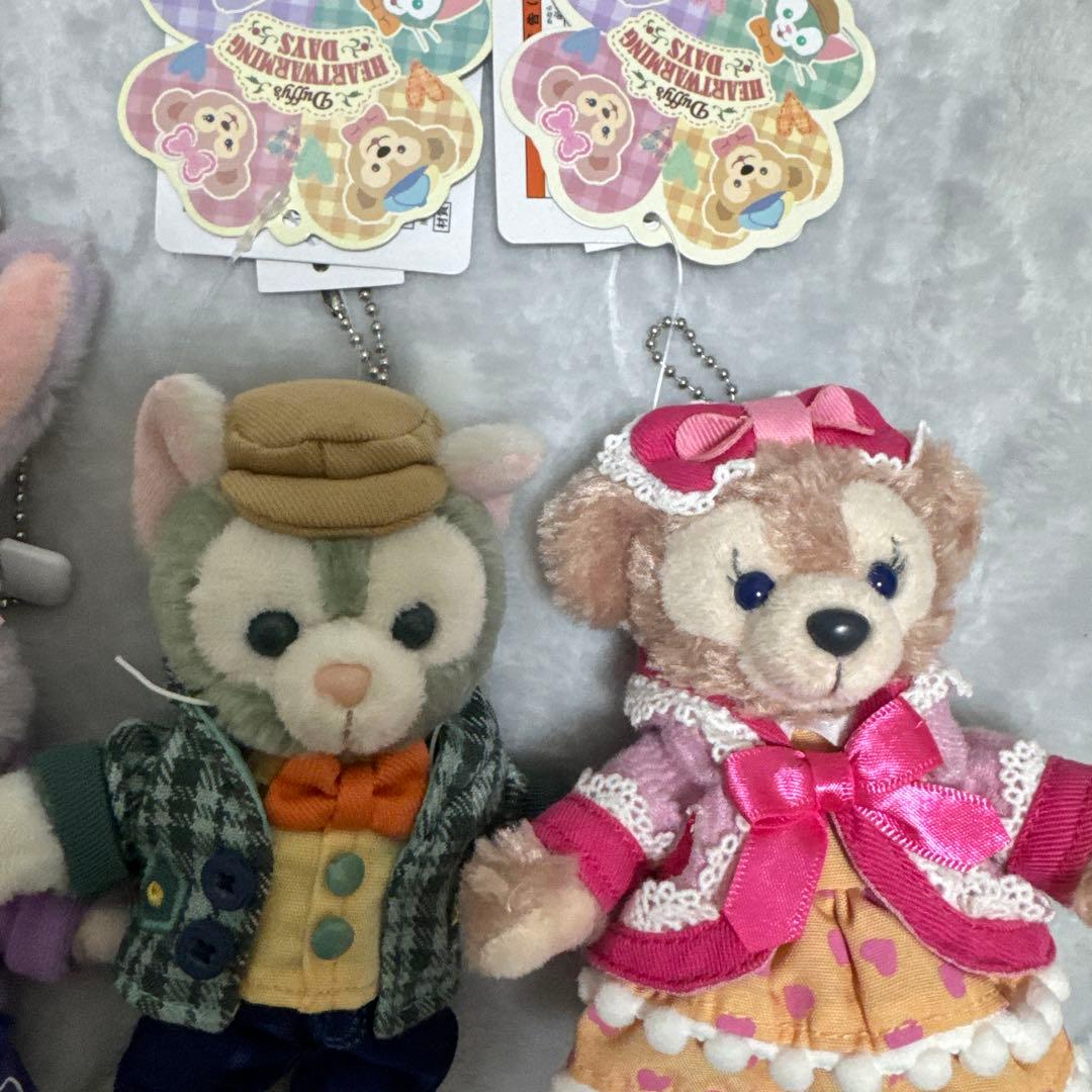 ダッフィーフレンズ　ハートウォーミングデイズ　ぬいぐるみバッジ