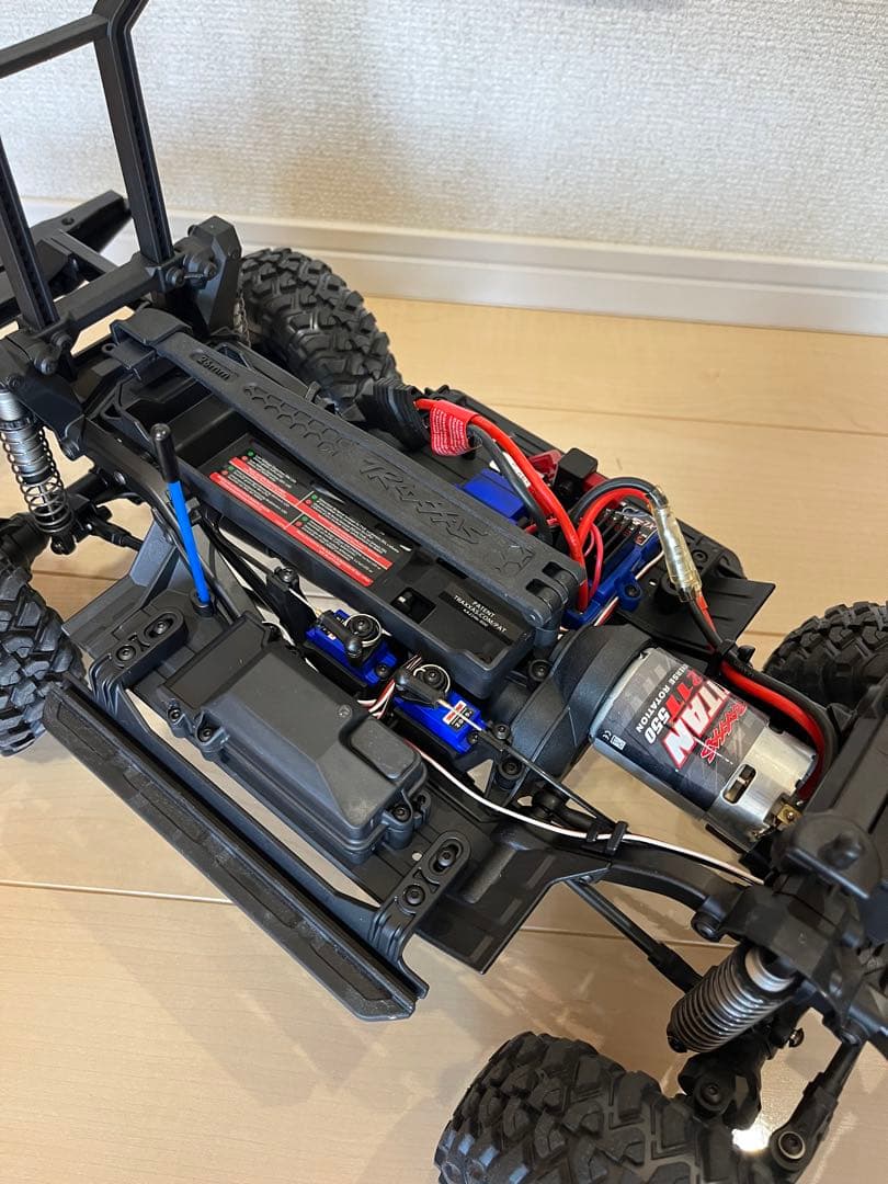 トラクサス TRX4 ランドローバー ディフェンダーD110 RTR シルバー