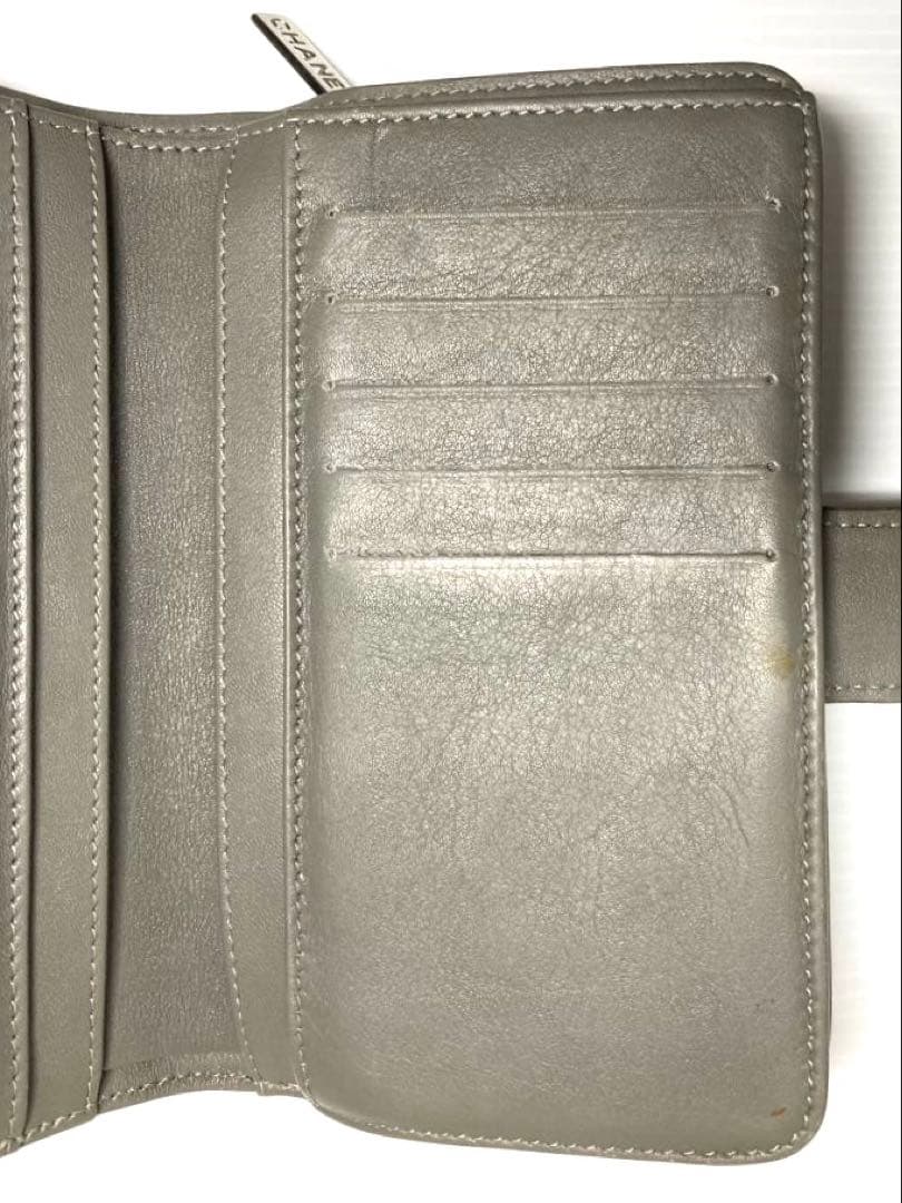 シャネル　キャビアスキン　レザー　ココマーク　セブルガ　二つ折り財布