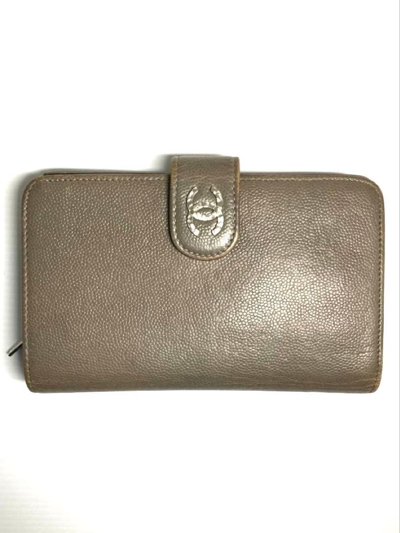 シャネル　キャビアスキン　レザー　ココマーク　セブルガ　二つ折り財布