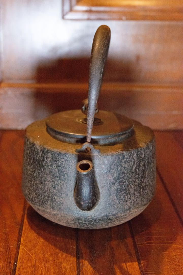 骨董○鉄瓶○銅蓋 | 大正昭和-20世紀頃 | 鉄製 | 茶器【美術】【中古】