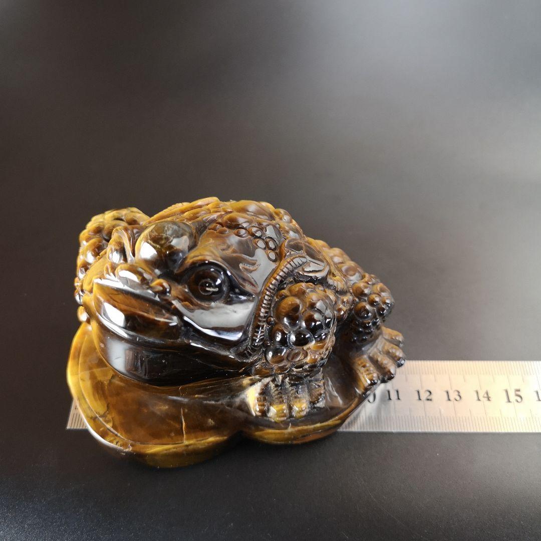 A16.宝石品質の三本足の蛙（金蟾）　三脚蛙　虎目石　タイガーアイ　珍品　天然石
