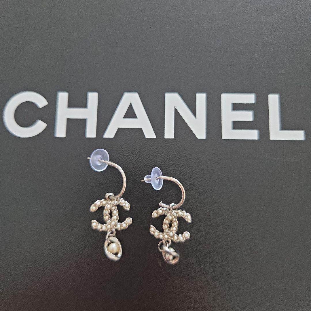 CHANEL CCロゴ シルバーピアス