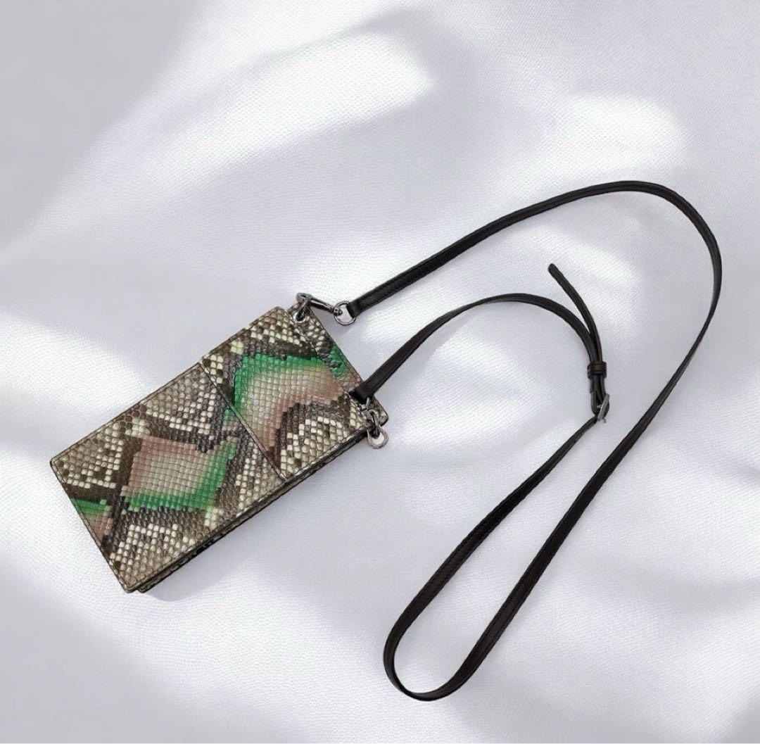 【希少】JIMMY CHOO パイソンレザー スマホショルダー 正規品 極美品