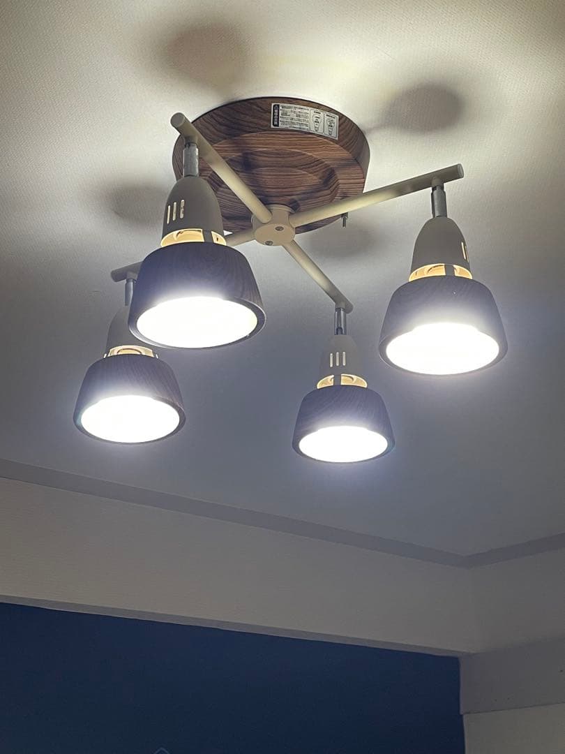 美品　アートワークスタジオ　スポットライト　4灯　電球付き