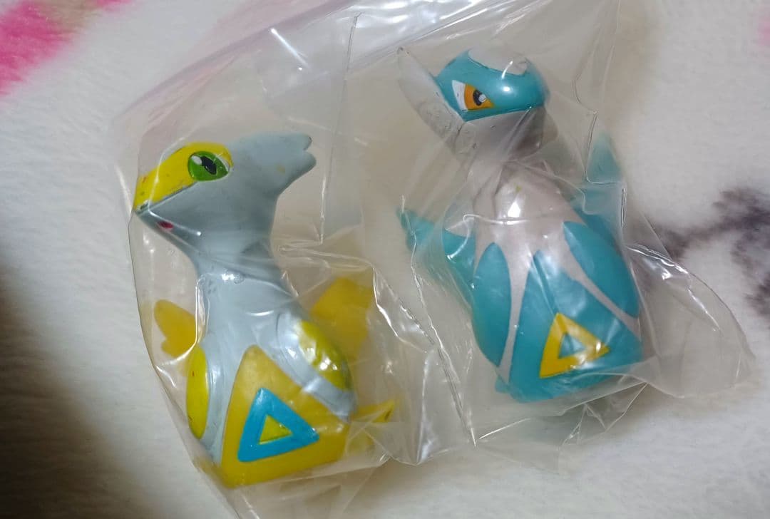 ラティオス・ラティアス 色違い　ポケモンキッズ