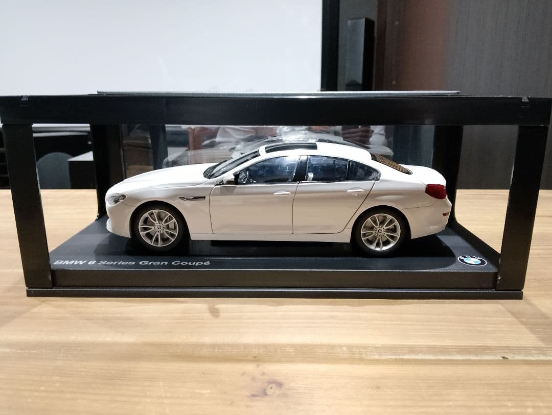 1/18 BMW 6シリーズ　グランクーペ　ディーラー品　ミニカー　ホワイト