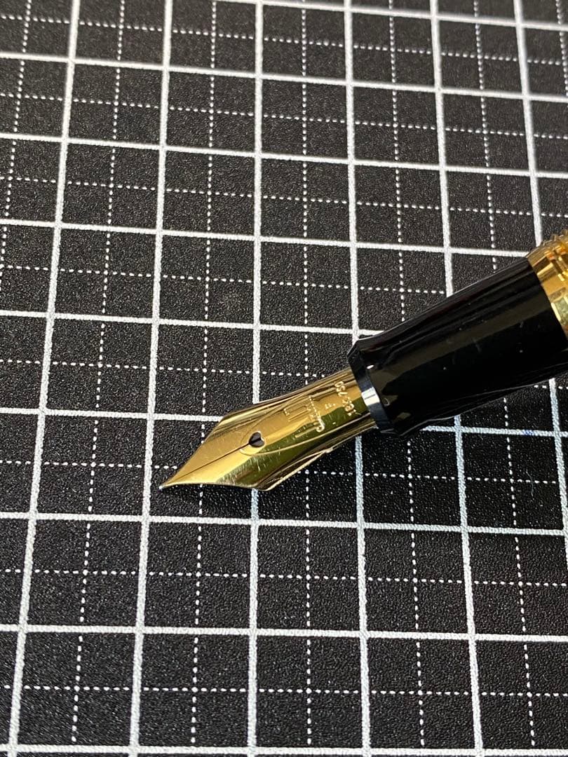 A.D.Dunhill 万年筆　字幅F