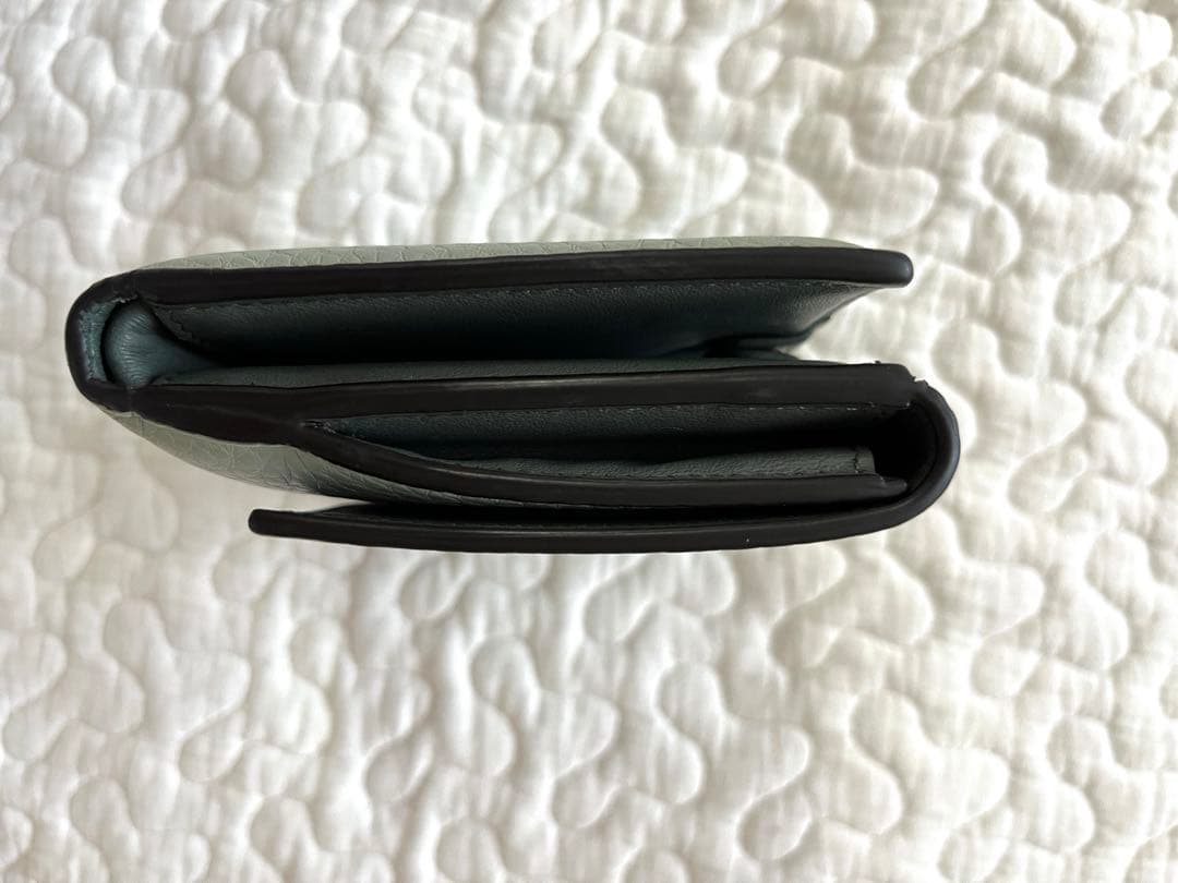 フェンディ 二つ折り財布ピーカブー セレリア 8M0438 ミントグリーン